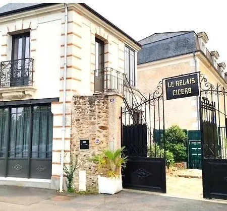 Relais Flechois 펜션 라플레슈